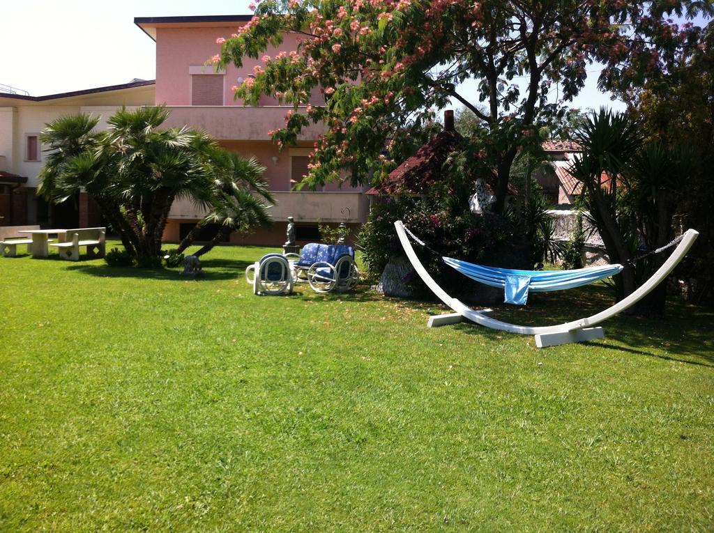 Hotel Da Filie' Querceta Bagian luar foto