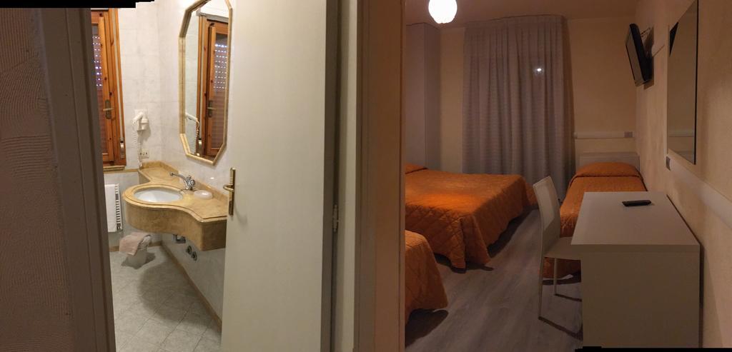 Hotel Da Filie' Querceta Bagian luar foto