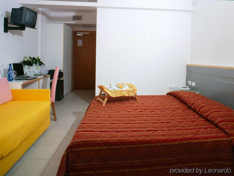 Hotel Da Filie' Querceta Bagian luar foto